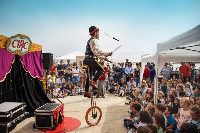 Cirque Def English – ANDY CIRQUE